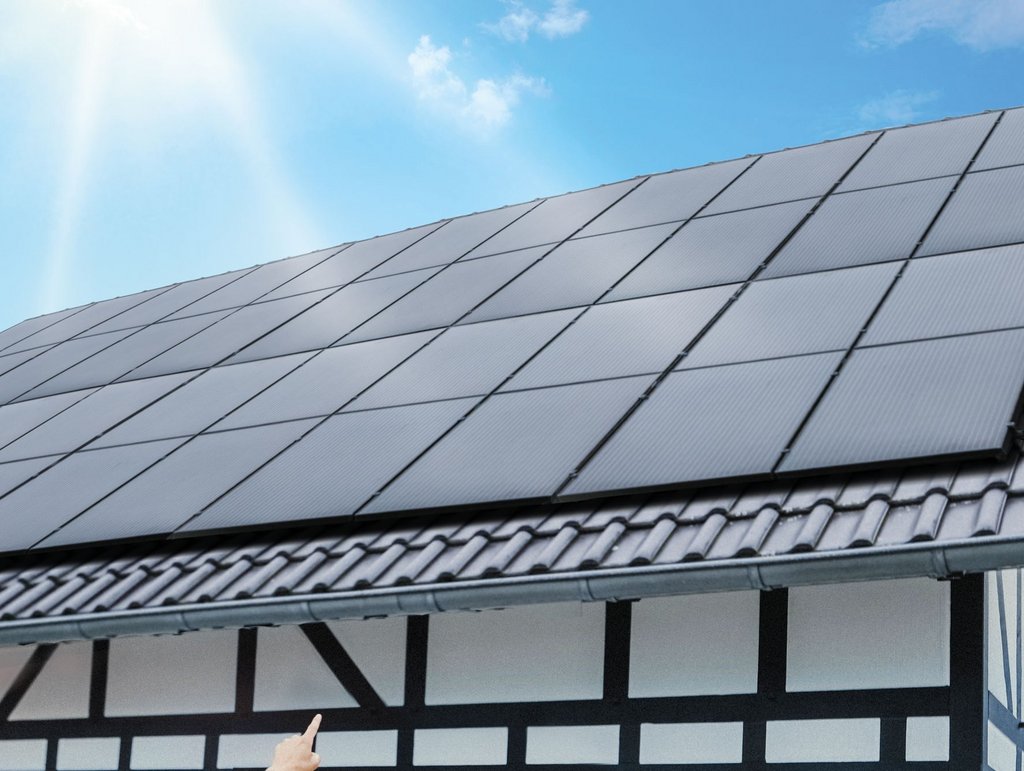 Solaranlage auf dem Dach eines Fachwerkhauses