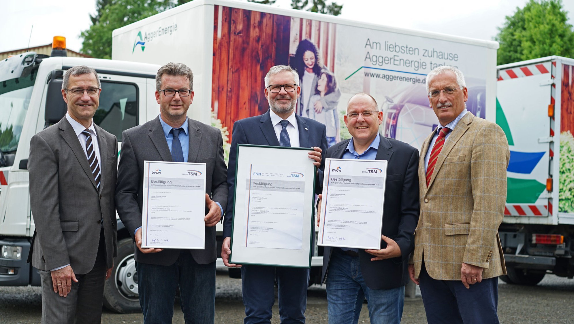 Überreichung eines Zertifikates an AggerEnergie